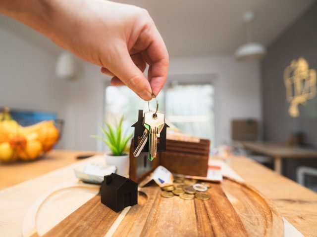 Remise de clés pour une location de logement